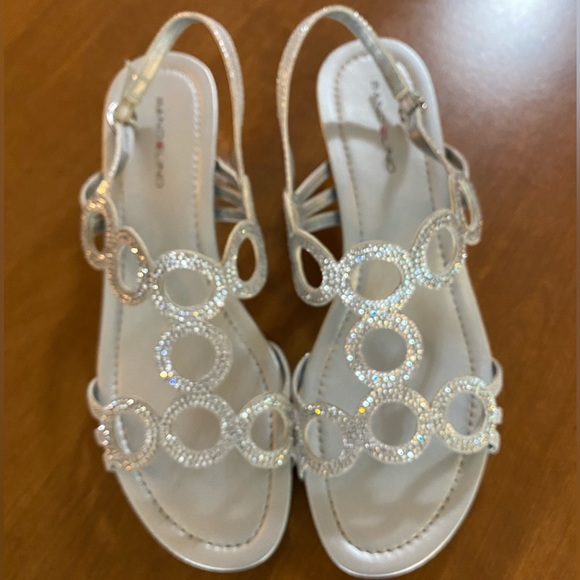 Bandolino Shoes - Silver sparkle wedge sandals💎💎💎 size 8M